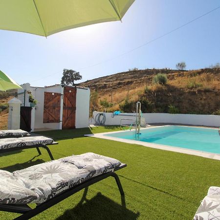 4 Bedroom Gorgeous Home In Sedella מראה חיצוני תמונה